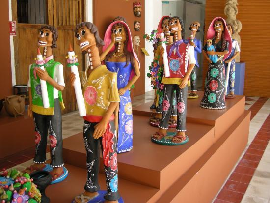 el Centro Cultural y Artesanal Izamal